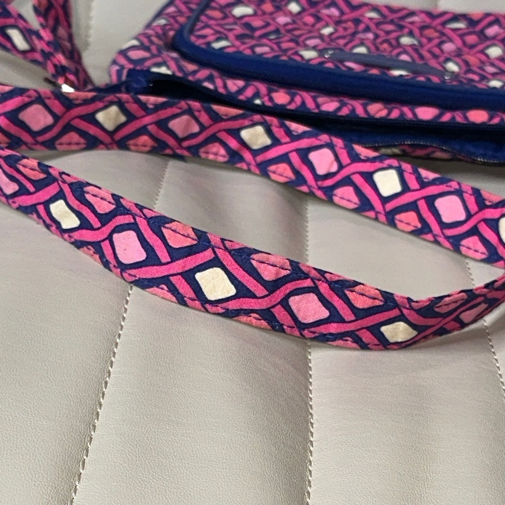 Vera Bradley Katalina Pink Diamonds Breast Cancer Bag Iconic Little Hipster EUC - Picture 10 of 12
